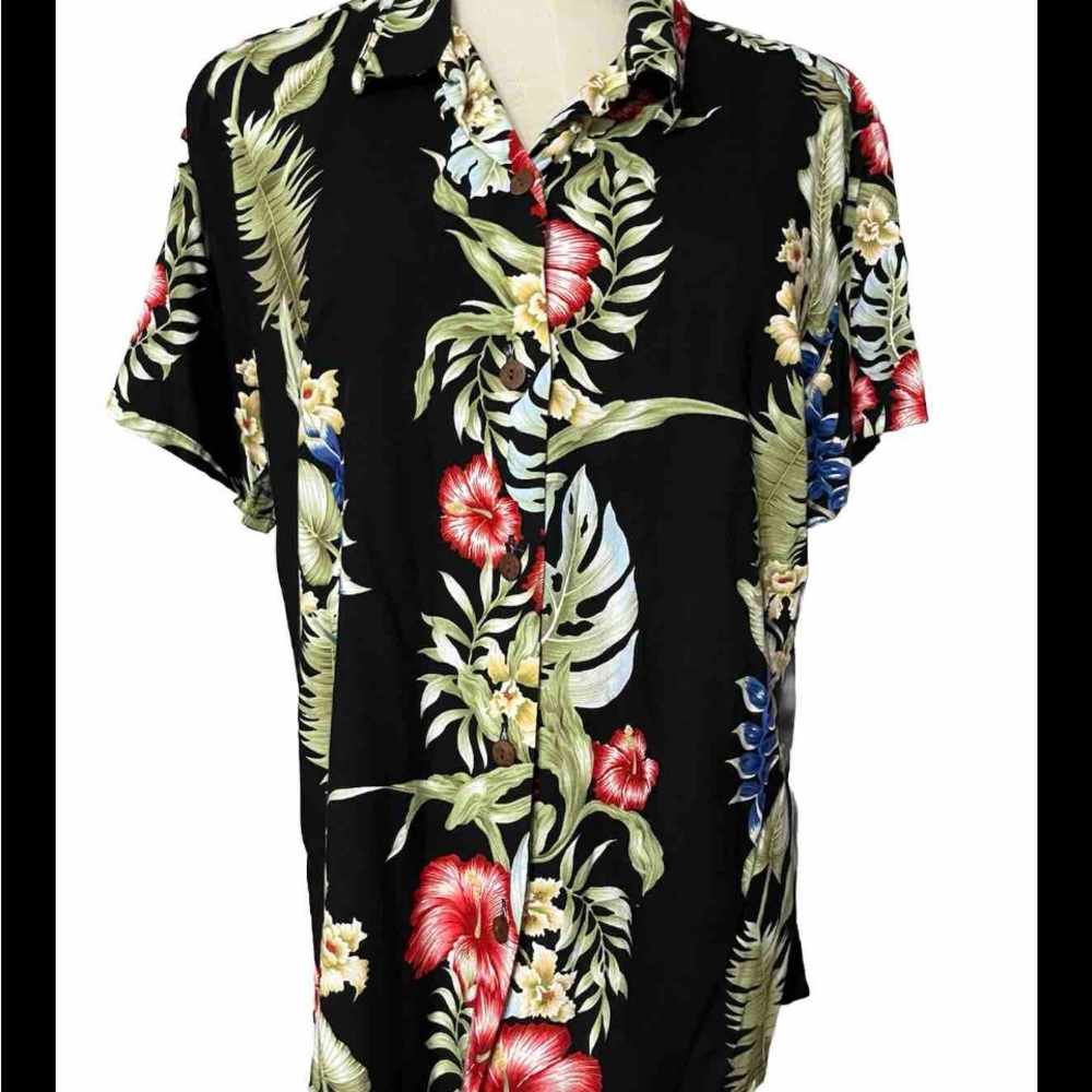 HIBISCUS COLLECTION HAWAII  Hawaiian Shirt. Size Large Button Down